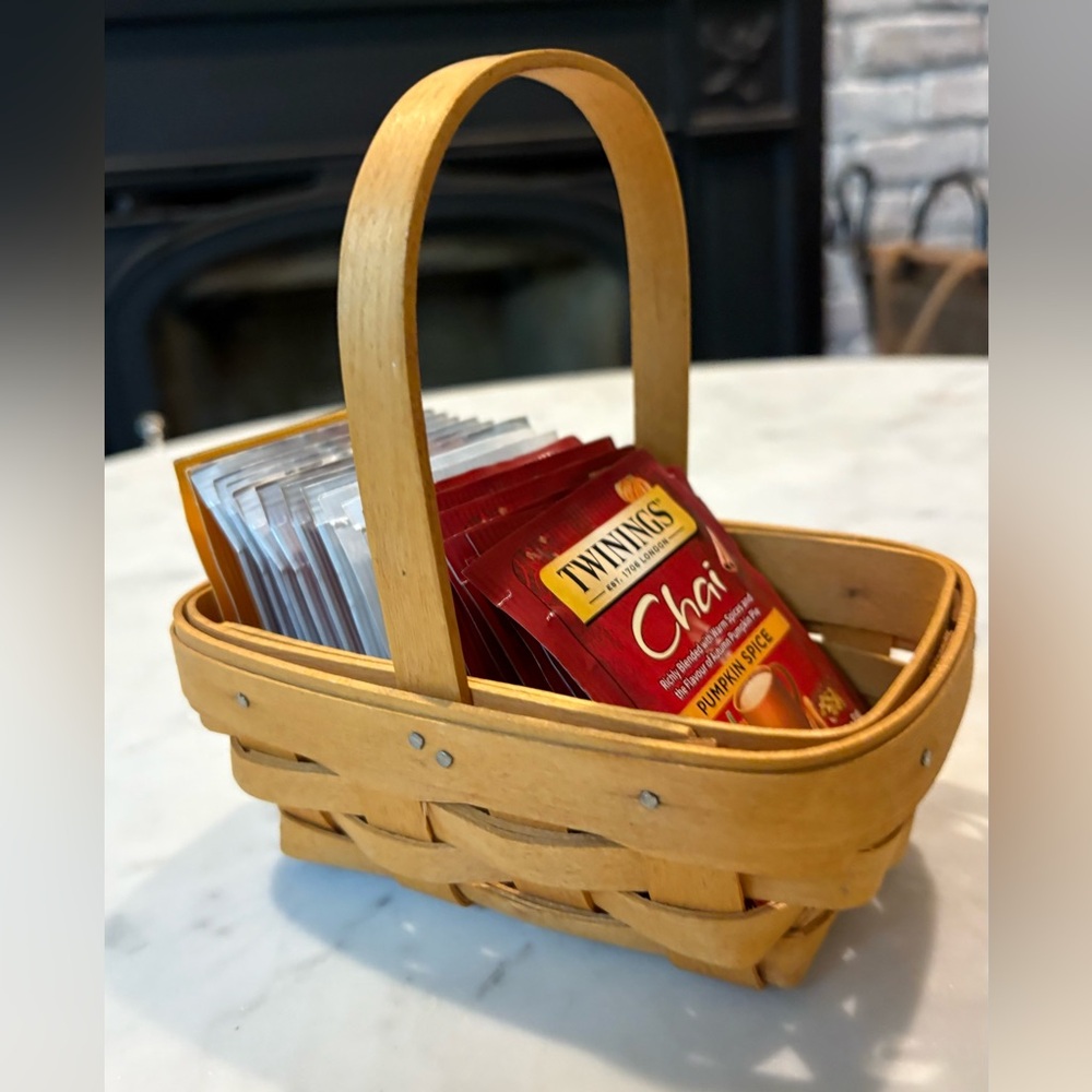Longaberger Tea/Parsley Hand Woven Basket Signed 1999 Dresden Ohio
